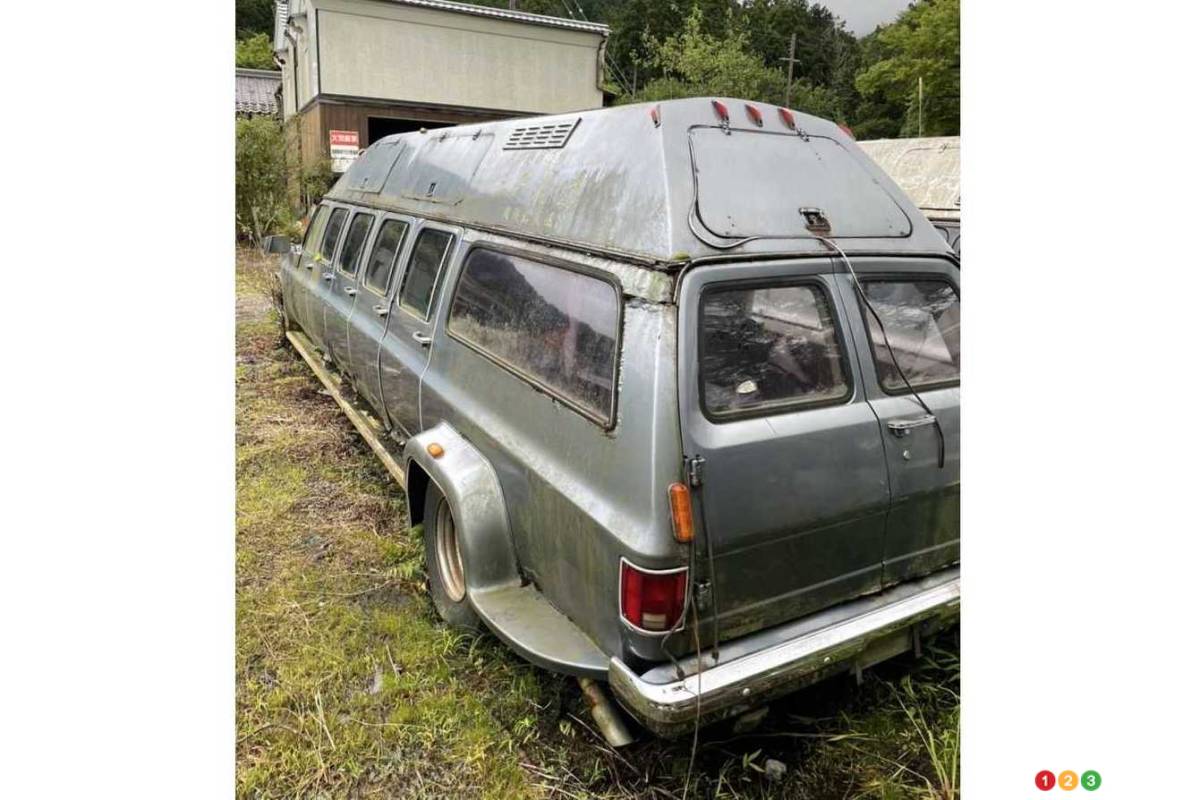 Le Chevrolet Suburban 1987, arrière