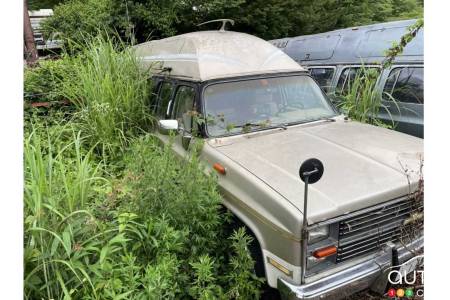 The 1983 Chevrolet Suburban, three-quarters front