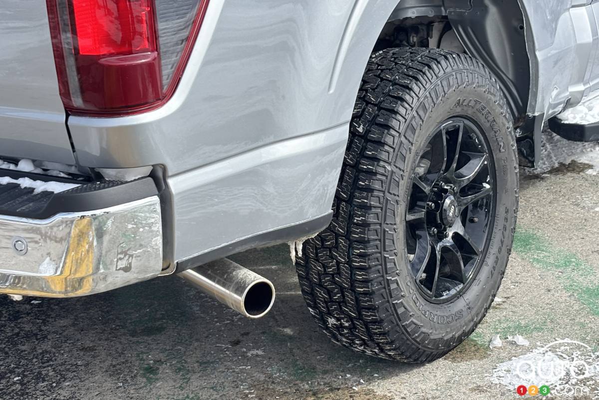 Pirelli avait chaussé plusieurs camionnettes dont ce Ford F-150 de pneus Scorpion All-Terrain pour que nous puissions les essayer lors de sa présentation à ICAR.