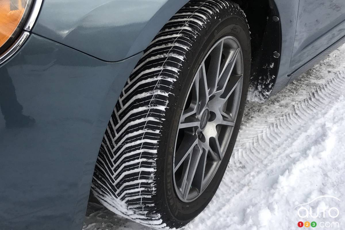 Les Michelin Cross-Climate 2 homologués à l’essai sur une Lincoln MKZ.