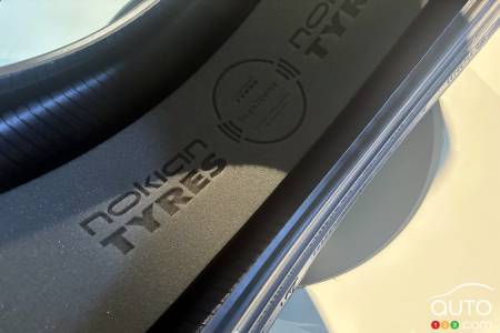 Nokian ajoute une bande de mousse à l’intérieur du Hakka 01 pour le rendre plus silencieux.