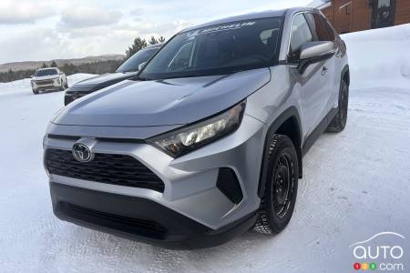 Ces Toyota RAV4 à traction intégrale ont servi aux essais en forêt.