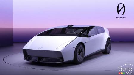 La berline Honda 0, avant