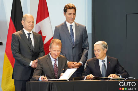 Olaf Schulze, Herbert Diess (Volkswagen), Prime Minister Justin Trudeau and François-Philippe Champagne, federal Minister of Innovation, Science and Industry