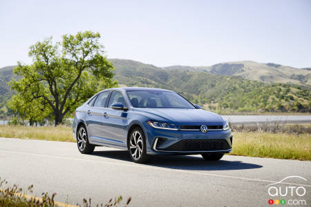 Volkswagen Jetta 2025, trois quarts avant