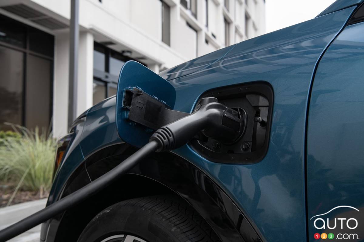 Kia Niro PHEV 2023, au chargement
