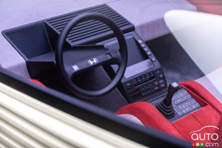 The Honda HP-X concept, steering wheel, console