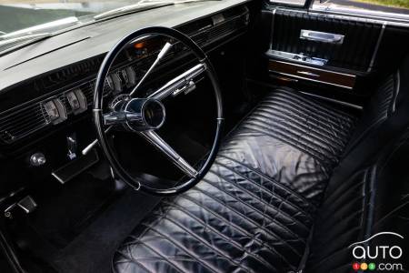 L'intérieur de Lincoln Continental 1965
