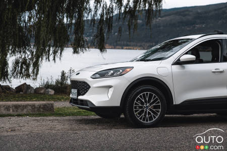 2021 Ford Escape Plug-in Hybrid, front end