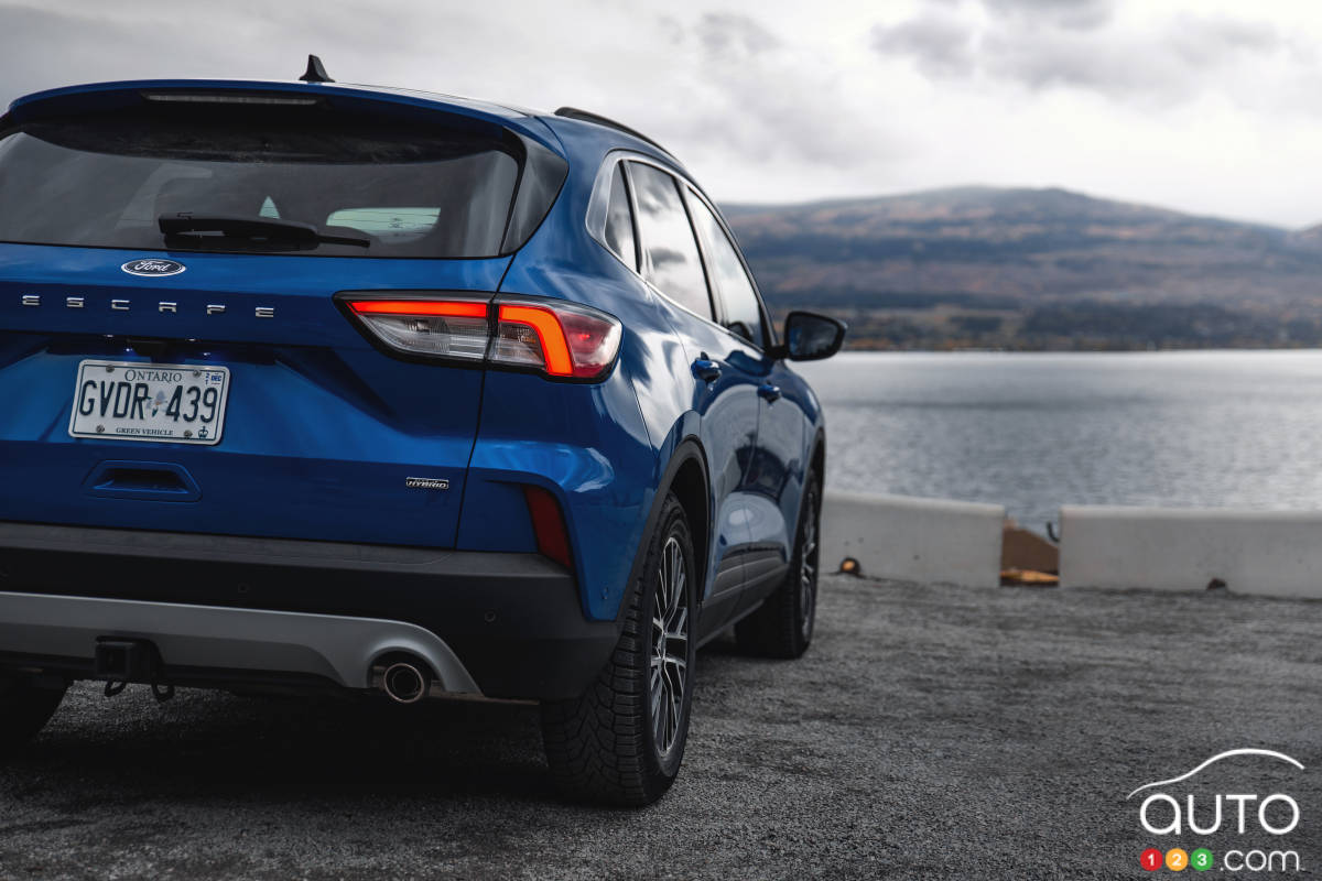 Ford Escape hybride rechargeable 2021, arrière