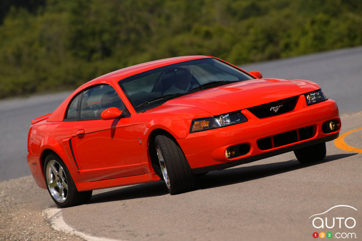 Ford Mustang SVT 2004