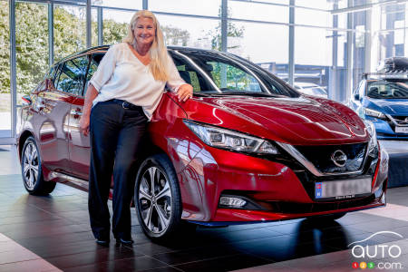 Maria Jensen with her new Nissan LEAF