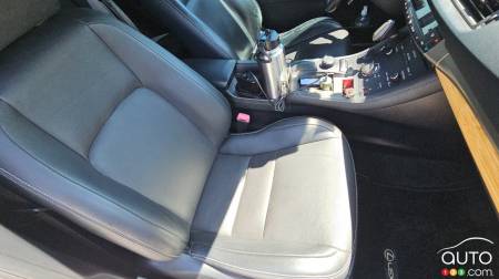 The 2014 Lexus CT 200h, seats