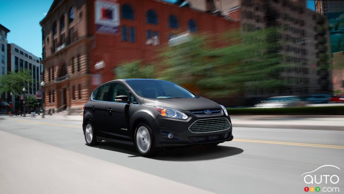 First Look At 19 Ford Focus And C Max On Way Out Car News Auto123