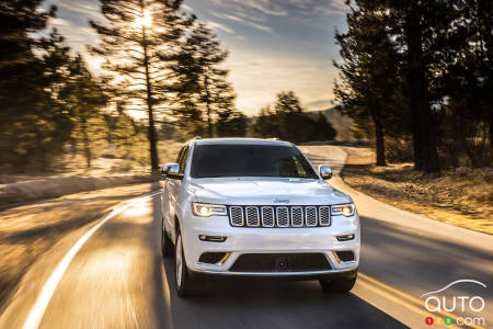 19 Jeep Grand Cherokee Gets Tech Safety Updates Car News Auto123