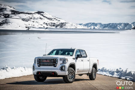 GMC Sierra 1500 AT4 Diesel, three-quarters front