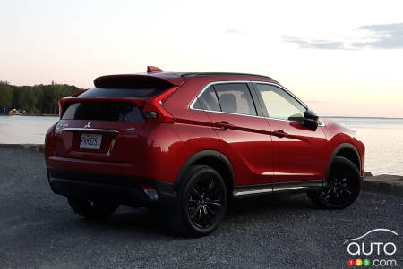 2020 Mitsubishi Eclipse Cross, three-quarters rear