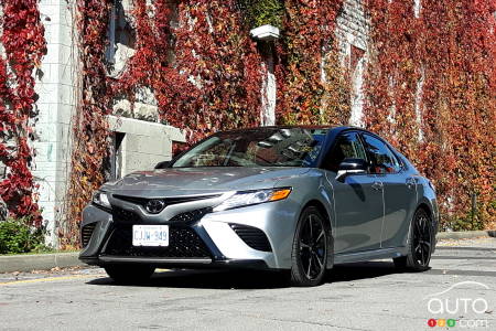 2020 Toyota Camry AWD, three-quarters front
