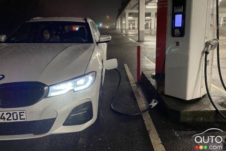Our 2022 BMW 330e Touring, charging