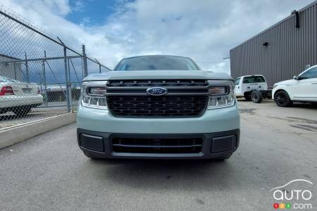 2022 Ford Maverick, front grille