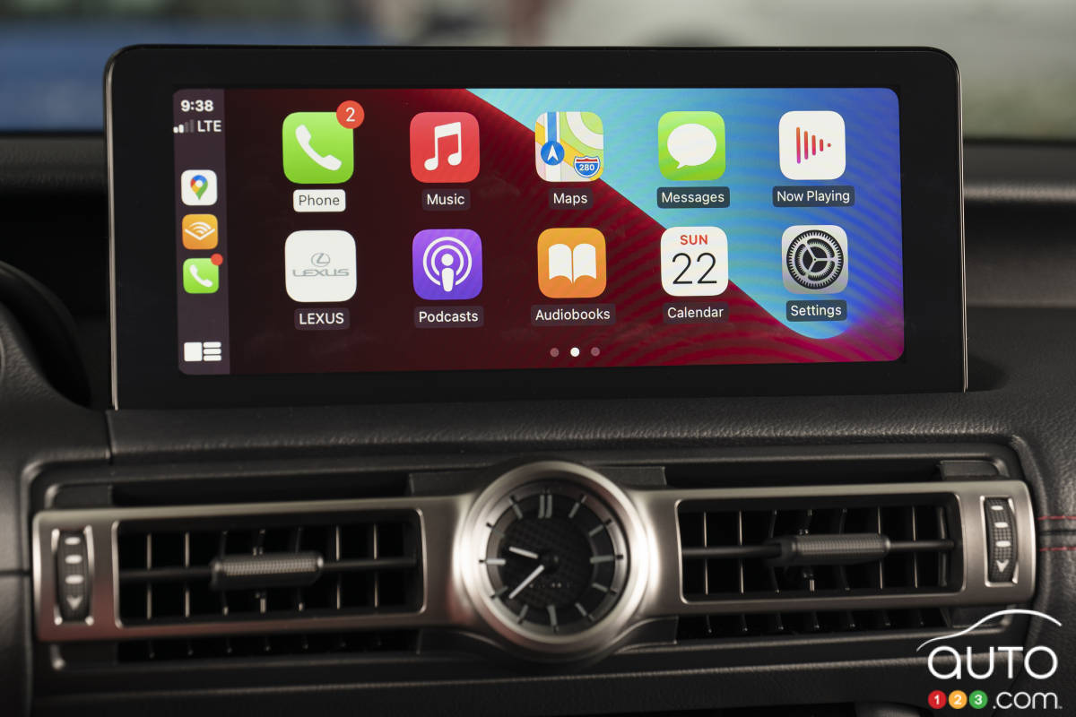 Lexus IS 300 2021, écran principal