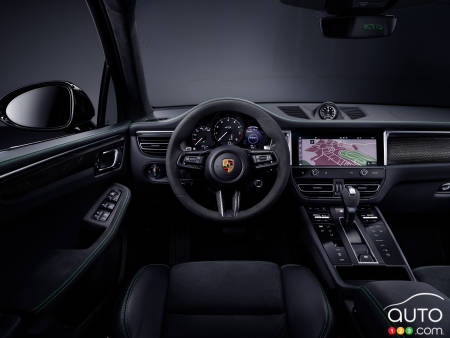 2022 Porsche Macan, interior