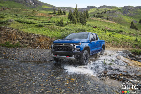 2022 Chevrolet Silverado ZR2, three-quarters front