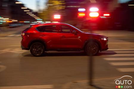 Mazda CX-5 2022, profil