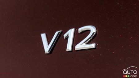 Mercedes-Maybach S680 2022, écusson V12