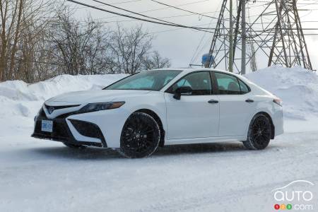 2022-2023 Toyota Camry Hybrid