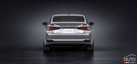 Lexus ES 2022-2023, arrière