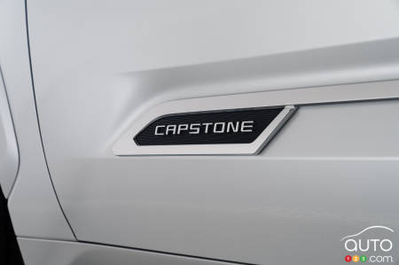Toyota Tundra Capstone 2022, écusson Capstone
