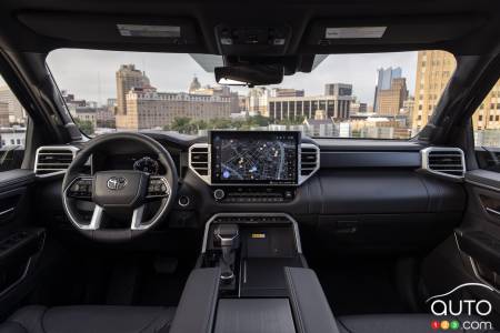 2022 Toyota Tundra Platinum, interior