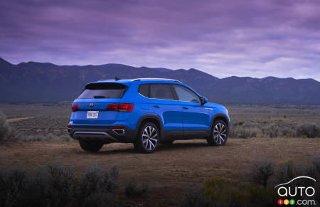 2022 Volkswagen Taos, three-quarters rear