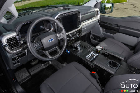 2023 Ford F-150 Lightning SSV, interior
