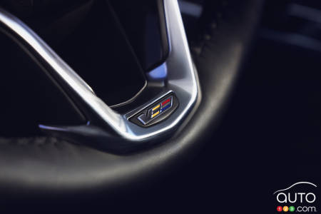 2023 Cadillac Escalade V, steering wheel