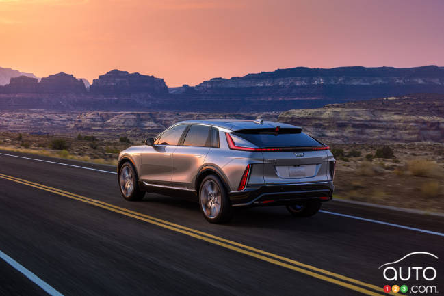 GM réduit de 50 000 unités ses objectifs de production de VÉ pour 2024 2023-Cadillac-LYRIQ-029