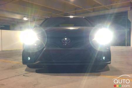 2023 Toyota Camry hybrid - Headlights