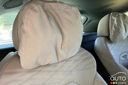2023 Bentley Bentayga EWB, second-row head cushions