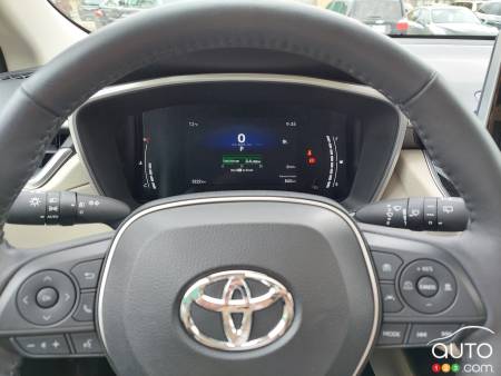 2023/2024 Toyota Corolla Cross, data screen