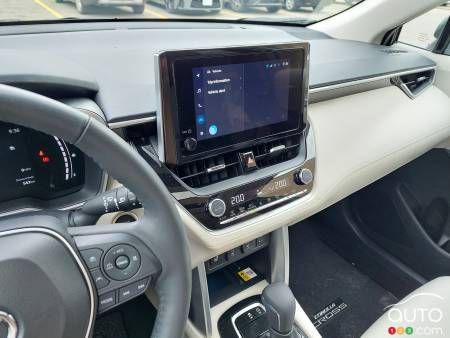 2023/2024 Toyota Corolla Cross, dashboar, multimedia screen