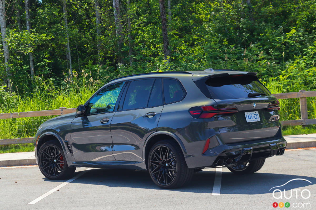 BMW X5M Competition 2024, trois quarts arrière