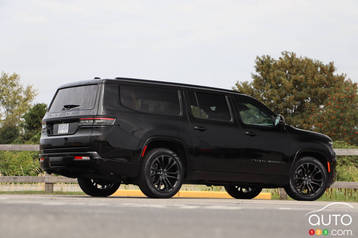 Jeep Grand Wagoneer L Obsidian 2024, trois quarts arrière