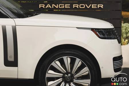 2024 Land Rover Range Rover Carmel white