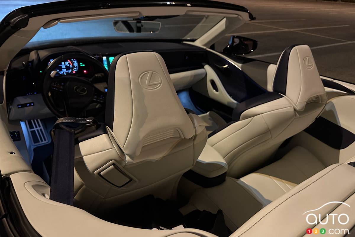 Lexus LC 500 2024, intérieur