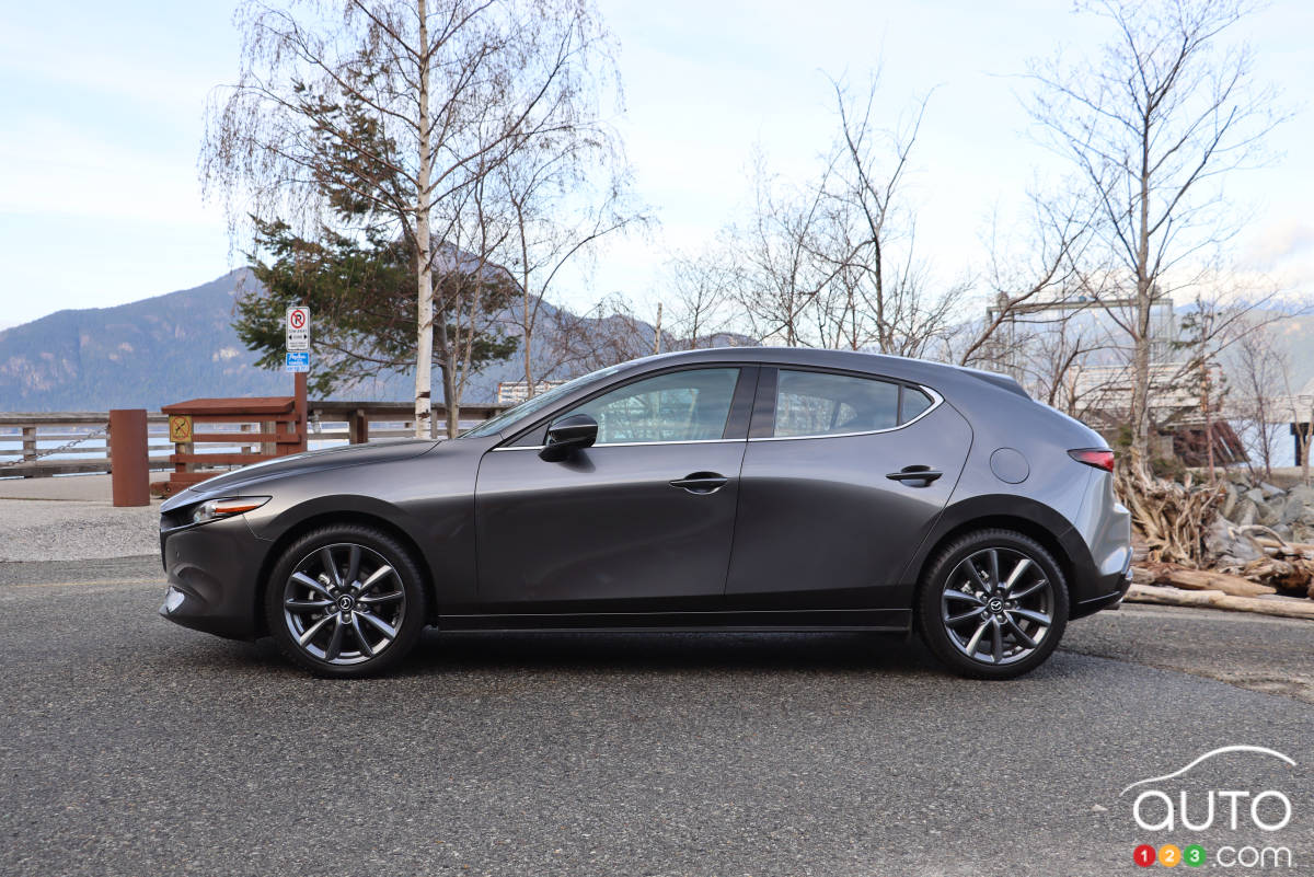 La Mazda3 GT 2024, de profil