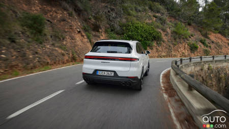 Porsche Cayenne S E-Hybrid 2024, arrière