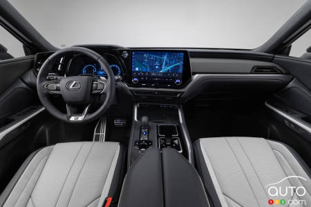 The Lexus TX 500h F SPORT, interior