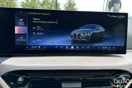 BMW i4 xDrive40 2025, écran multimédia