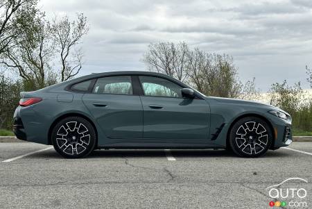 BMW i4 xDrive40 2025, de profil